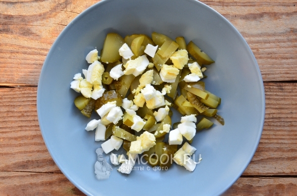 Добавить яйца