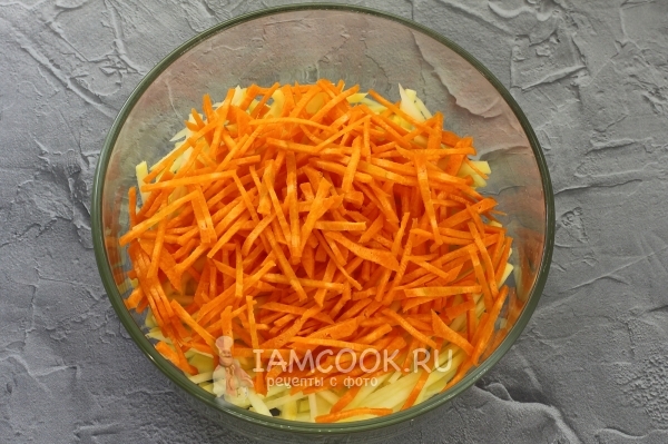 Нарезать морковь