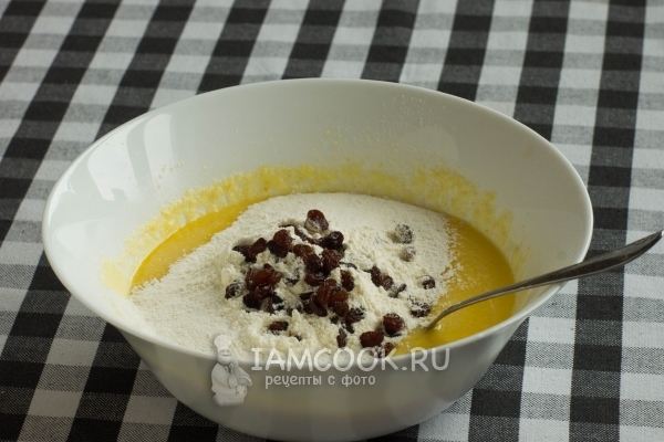 Добавить сухофрукты