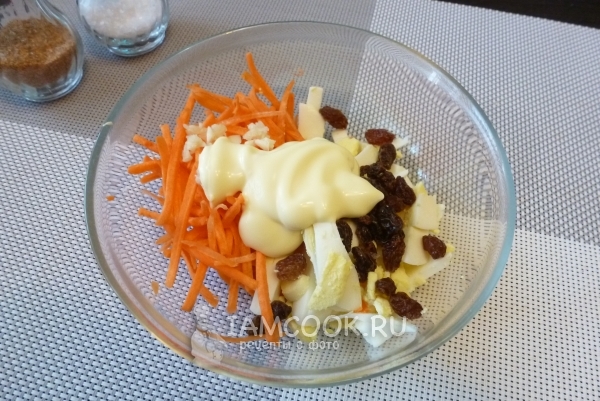 Положить майонез