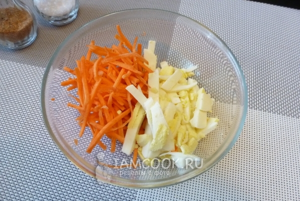 Добавить яйца