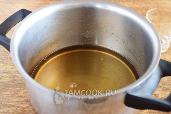 Влить коньяк