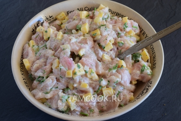 Перемешиваем фарш