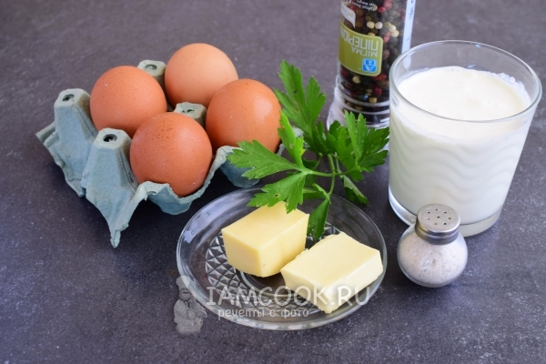 Ингредиенты для парового омлета в микроволновке