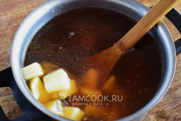 Положить картофель