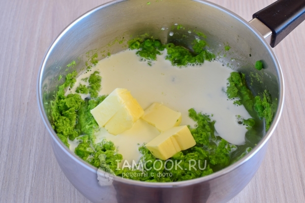 Добавить сливки и масло