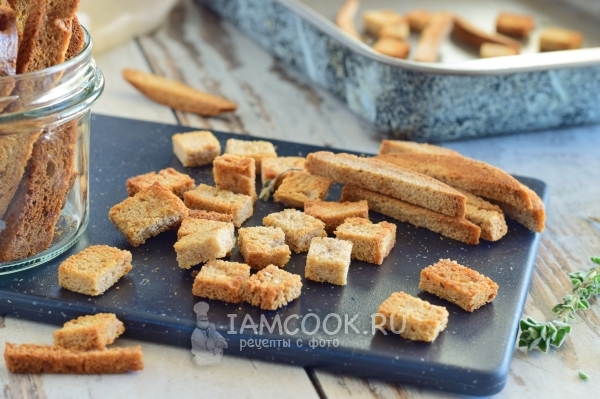 Фото гренок из черного хлеба в духовке