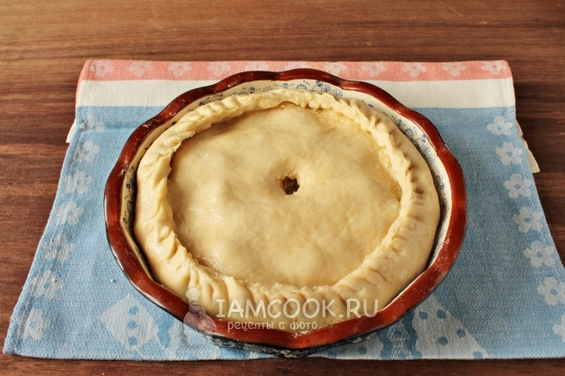 Накрыть начинку тестом