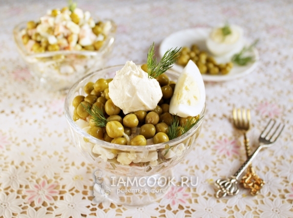 Рецепт салата с зелёным горошком и яйцом