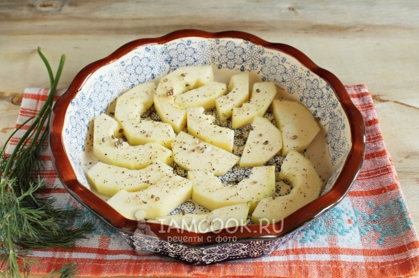 Посыпать кабачок кориандром