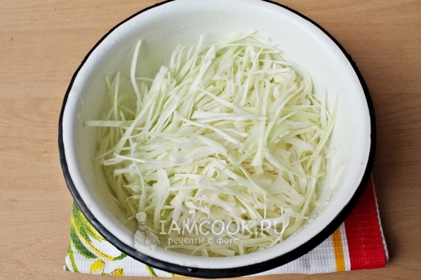 Нашинковать капусту