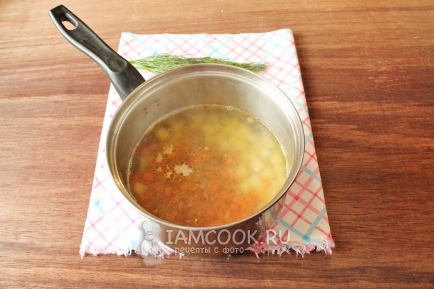 Положить овощи в воду