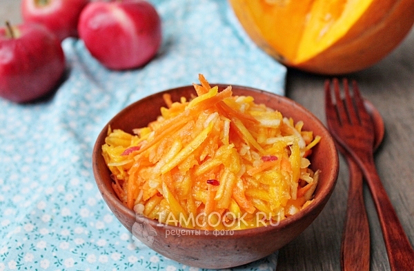 Фото салата из тыквы с яблоком и морковью