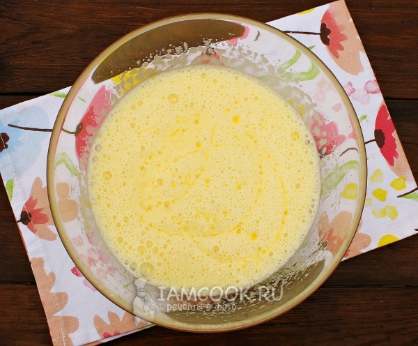 Влить масло