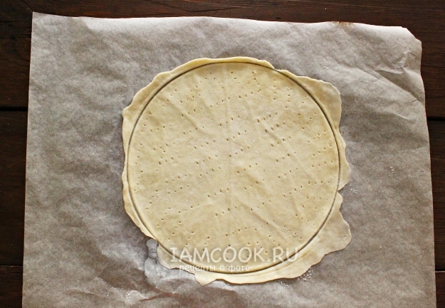 Наколоть тесто вилкой