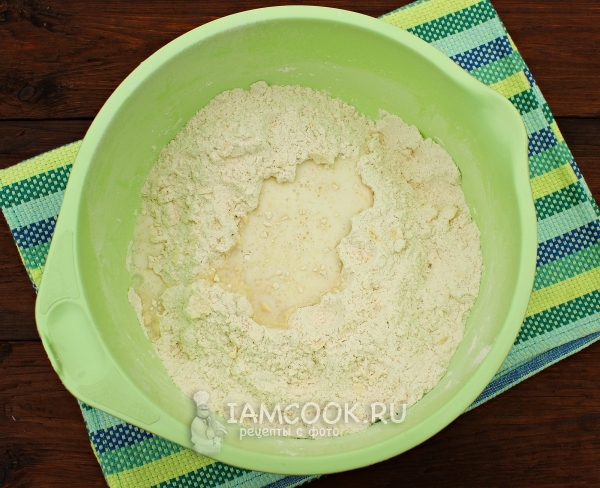 Влить молоко