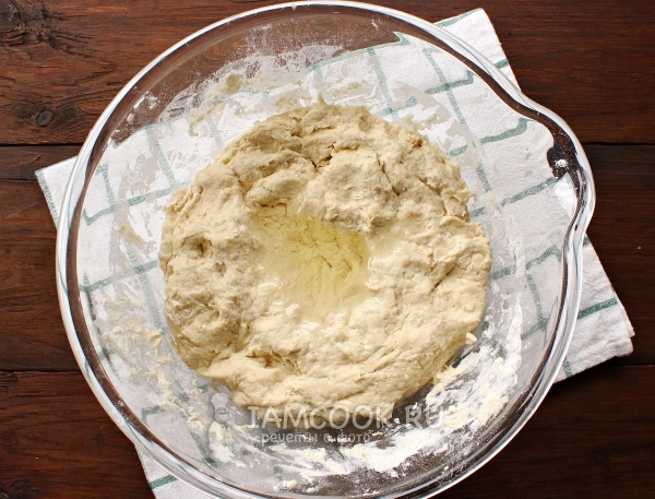 Влить масло