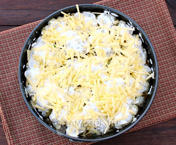 Посыпать сыром