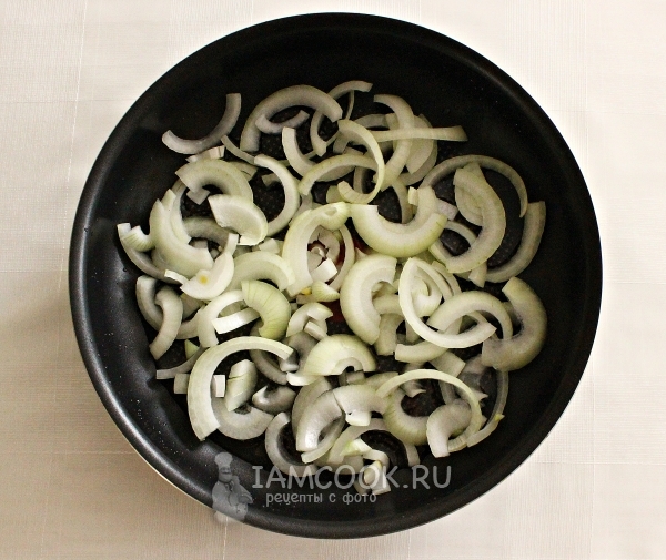 Обжарить лук