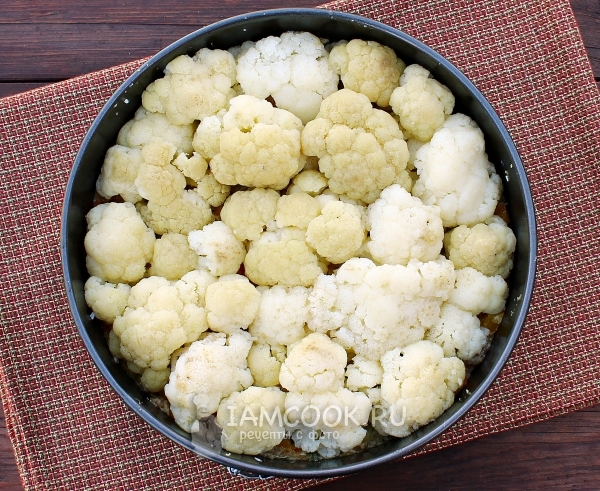 Положить на фарш капусту