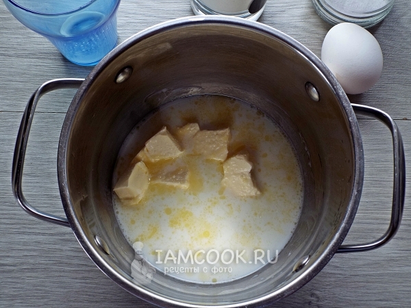 Растопить масло в молоке
