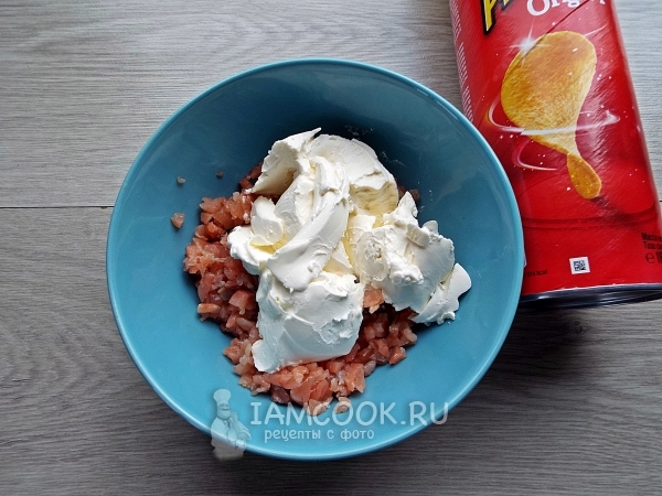 Положить сыр