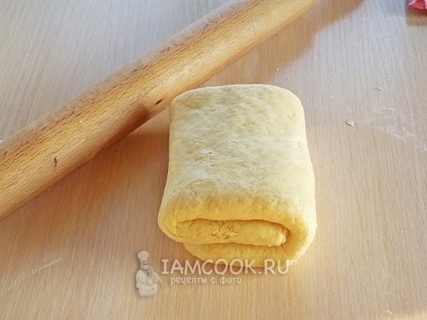 Сложить тесто конвертом