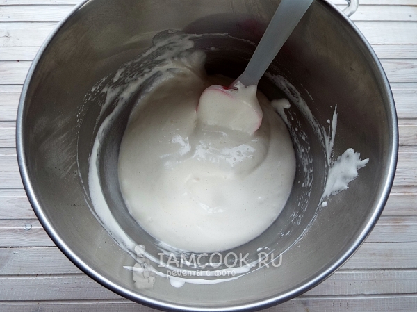 Добавить масло и кипяток