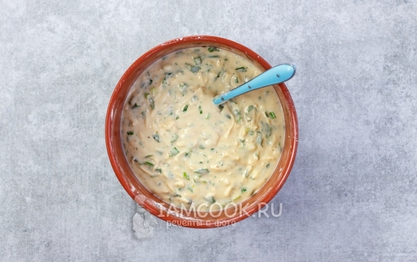 Перемешиваем тесто