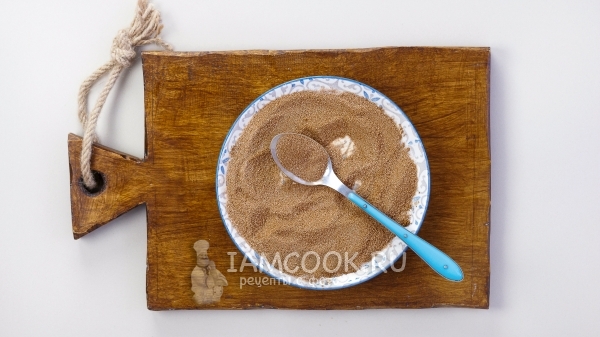 Смешать сахар с корицей