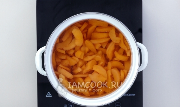 Охладить айву в отваре