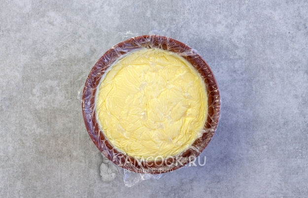 Накрыть крем пленкой