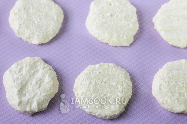 Слепить сырники