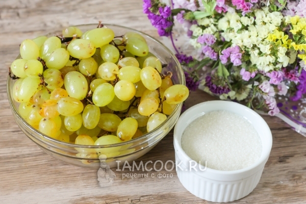 Ингредиенты для винограда в сиропе на зиму