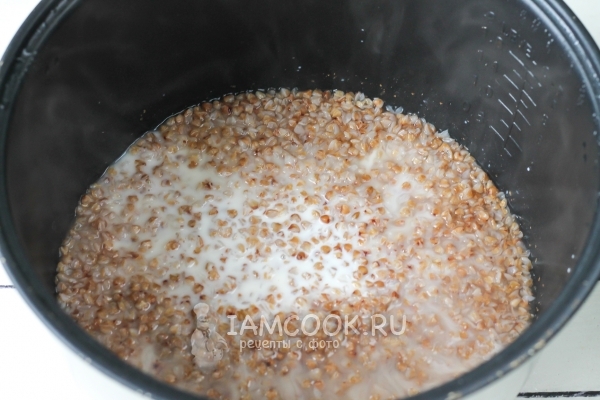 Влить молоко