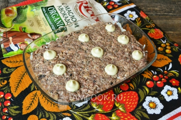 Капнуть капельки майонеза