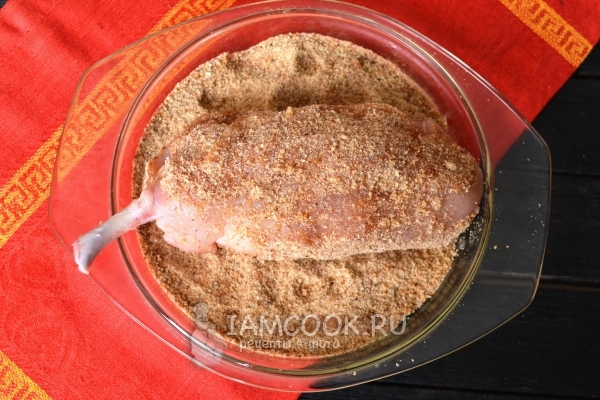 Панируем котлету