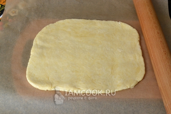 Раскатываем тесто