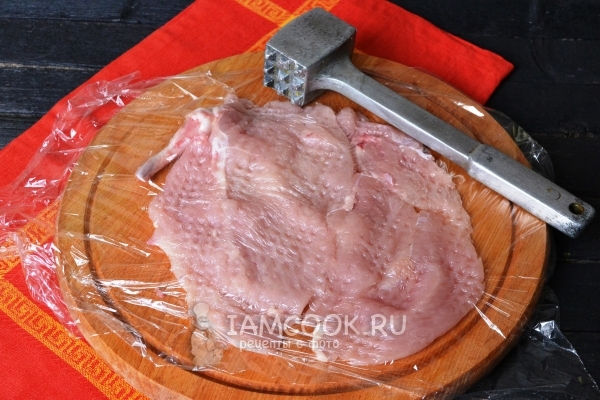 Отбиваем мясо