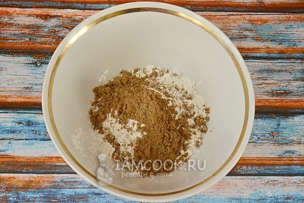 Соединить два вида муки