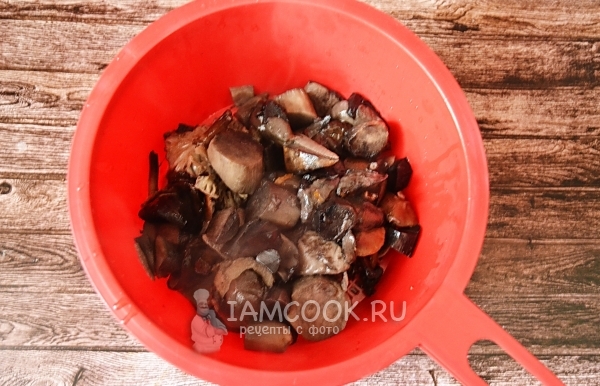 Откинуть грибы на дуршлаг