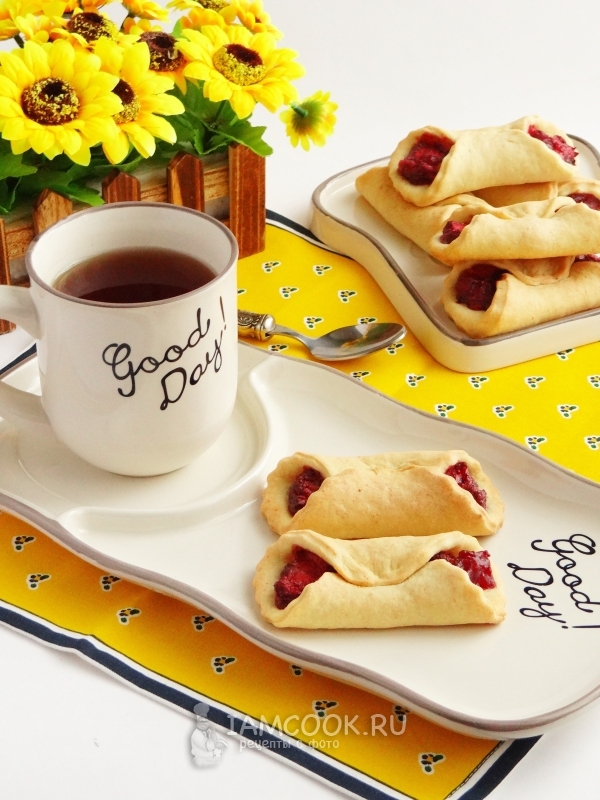 Фото печенья с клубникой и творогом