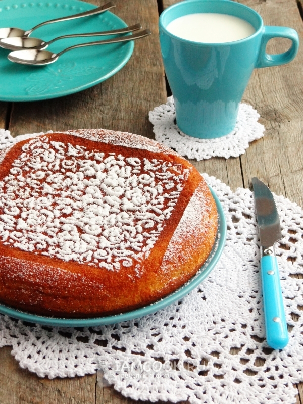 Готовый кекс на молоке в мультиварке