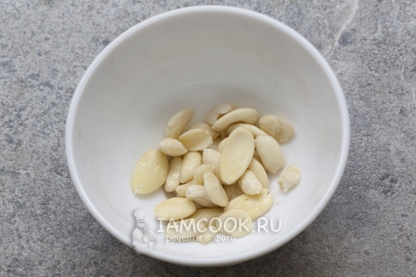 Очищенный горький миндаль