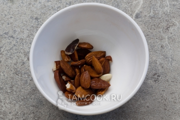 Миндаль в чашке
