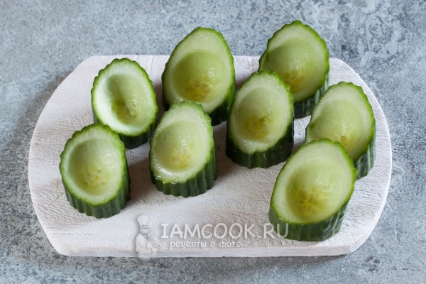 Достать из огурца семена