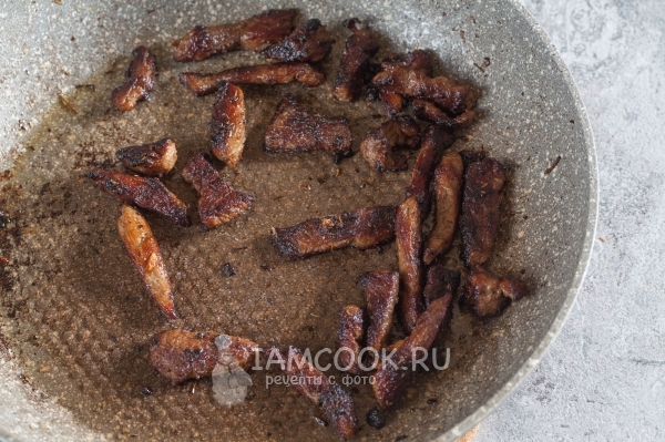 Обжарить мясо