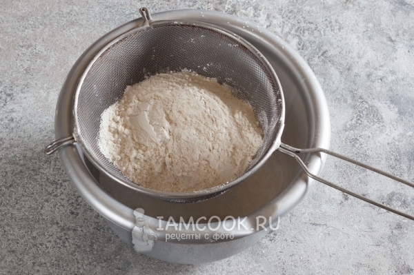 Просеять муку