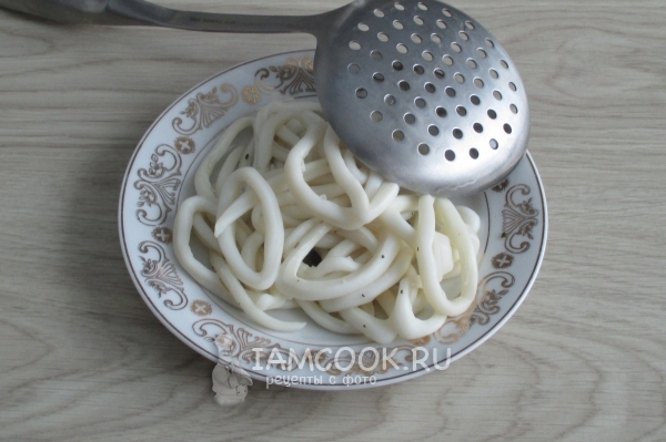 Отварить кальмаров