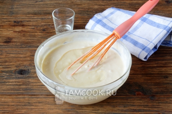 Влить масло